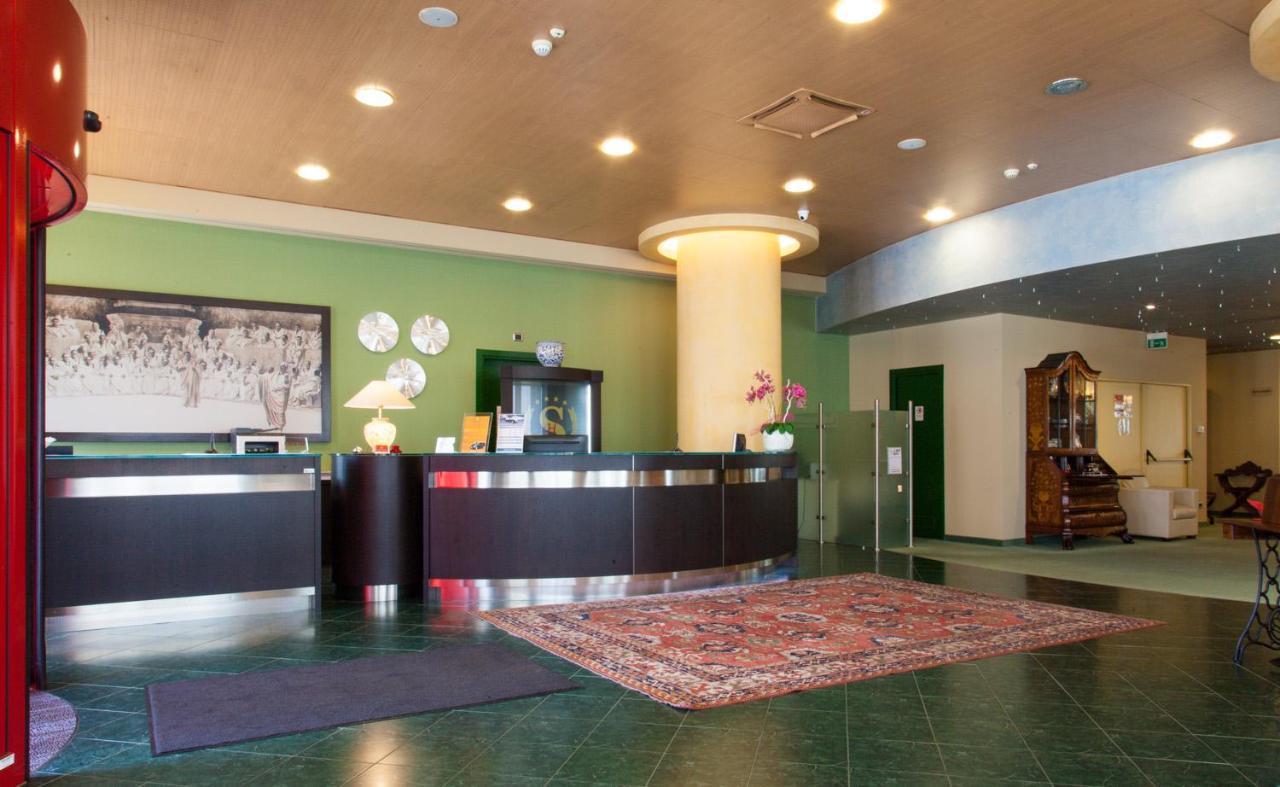 Hotel Senator Gorgonzola Bagian luar foto
