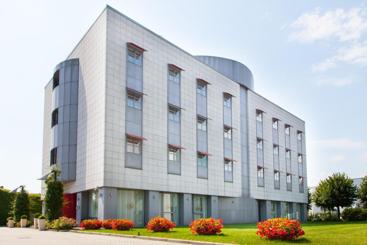 Hotel Senator Gorgonzola Bagian luar foto